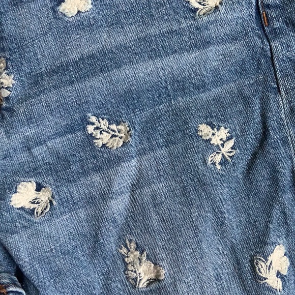 Embroidred Jeans - Picture 5 of 6